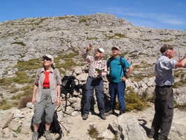 Studieren der Kletterstelle<br>zum Puig de Massanella