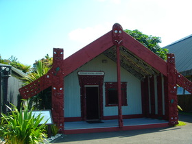 Rotorua: Maori Meeting House at Te Puia