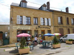 Restaurant in Poix-Terron, 40 km N of Vouziers