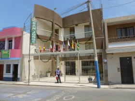 Pisco: Hotel Residencial San Jorge Front Entrance