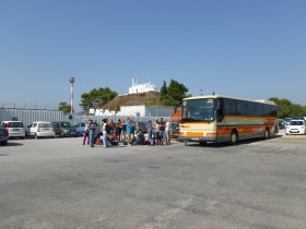 Flughafen, Kos: Warten auf den Bus nach Mastichari