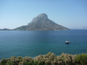 Blick vom Hotel: die Insel Telendos